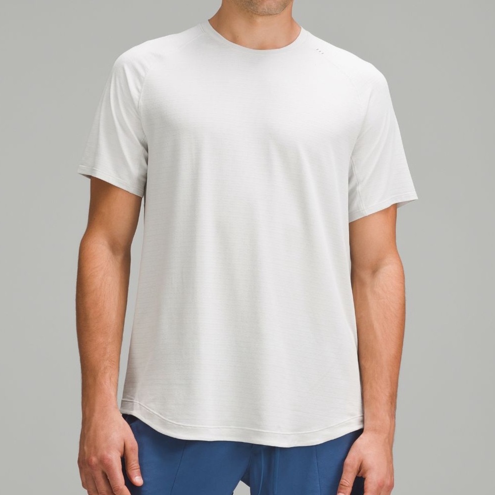 LULULEMON NWT License to Train Short-Sleeve Shirt for men